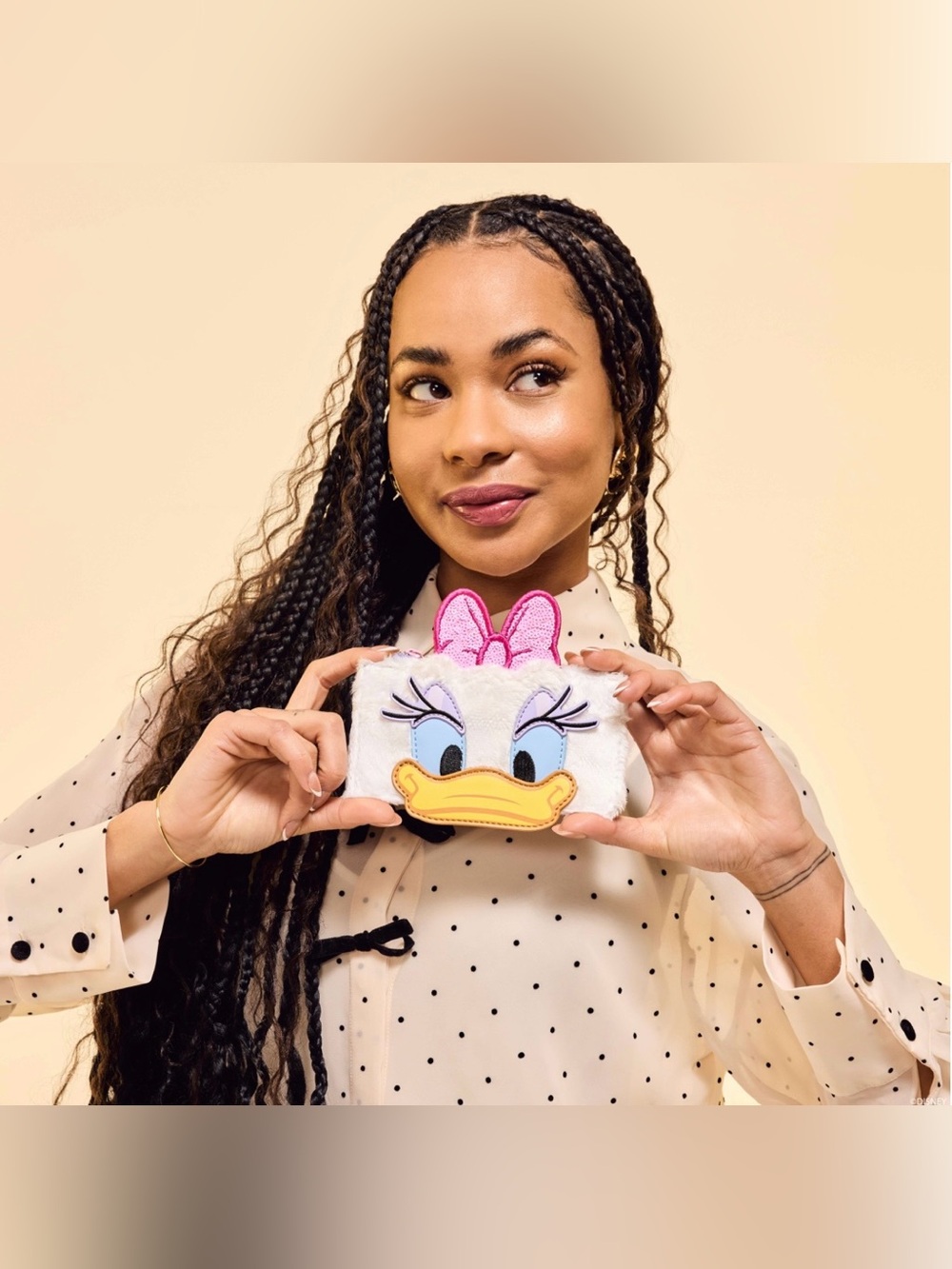Loungefly Daisy Duck 85th Anniversary Sequin Plush Cosplay Large Card Holder - Picture 4 of 6